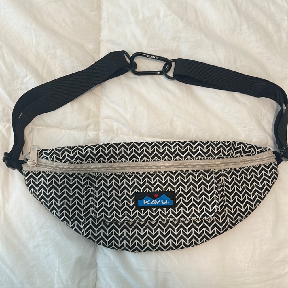 KAVU Stroll Around Belt Bag Crossbody Fanny Pack Cotton Black & Cream Design